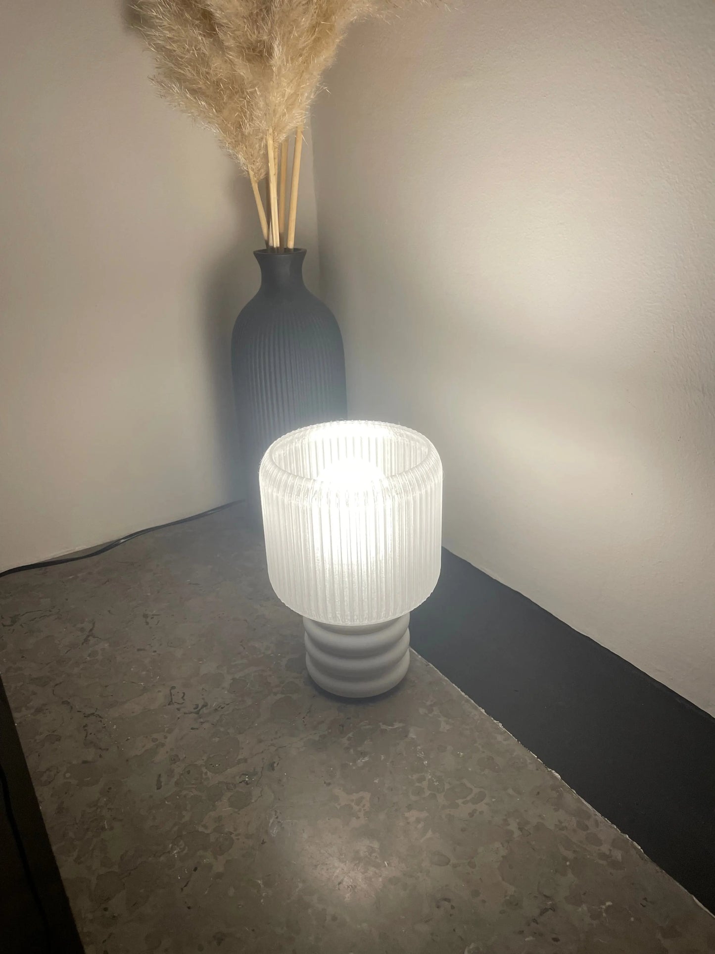 Lampe de salon design e27 poin3d