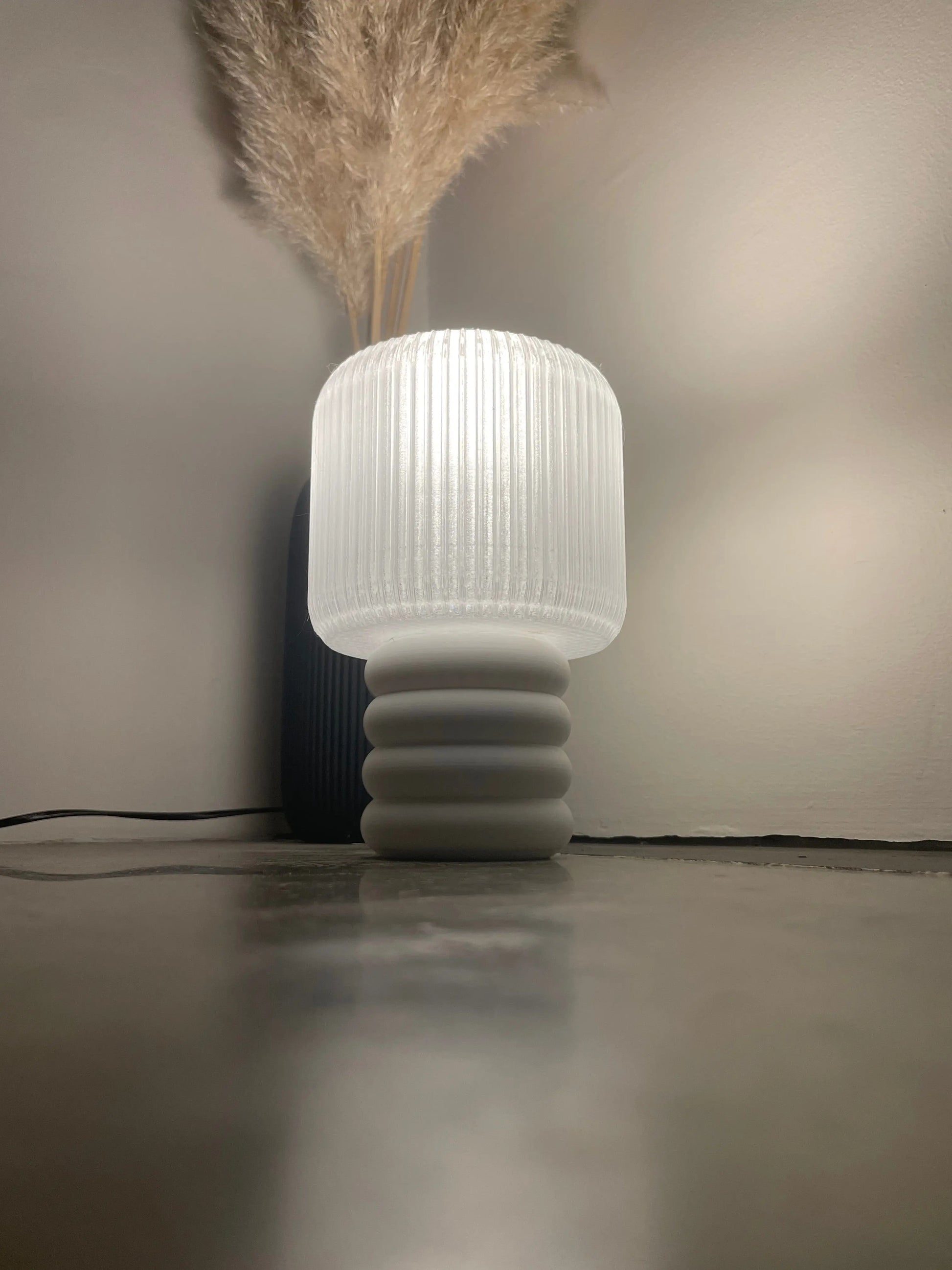 Lampe de salon design e27 poin3d