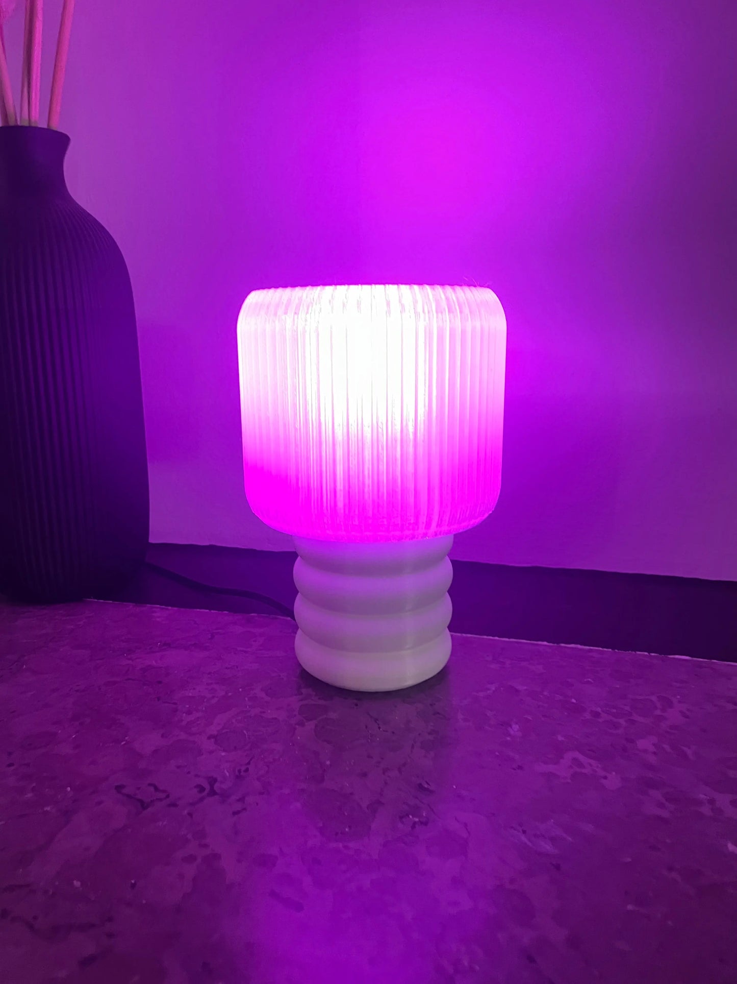 Lampe de salon design e27 poin3d